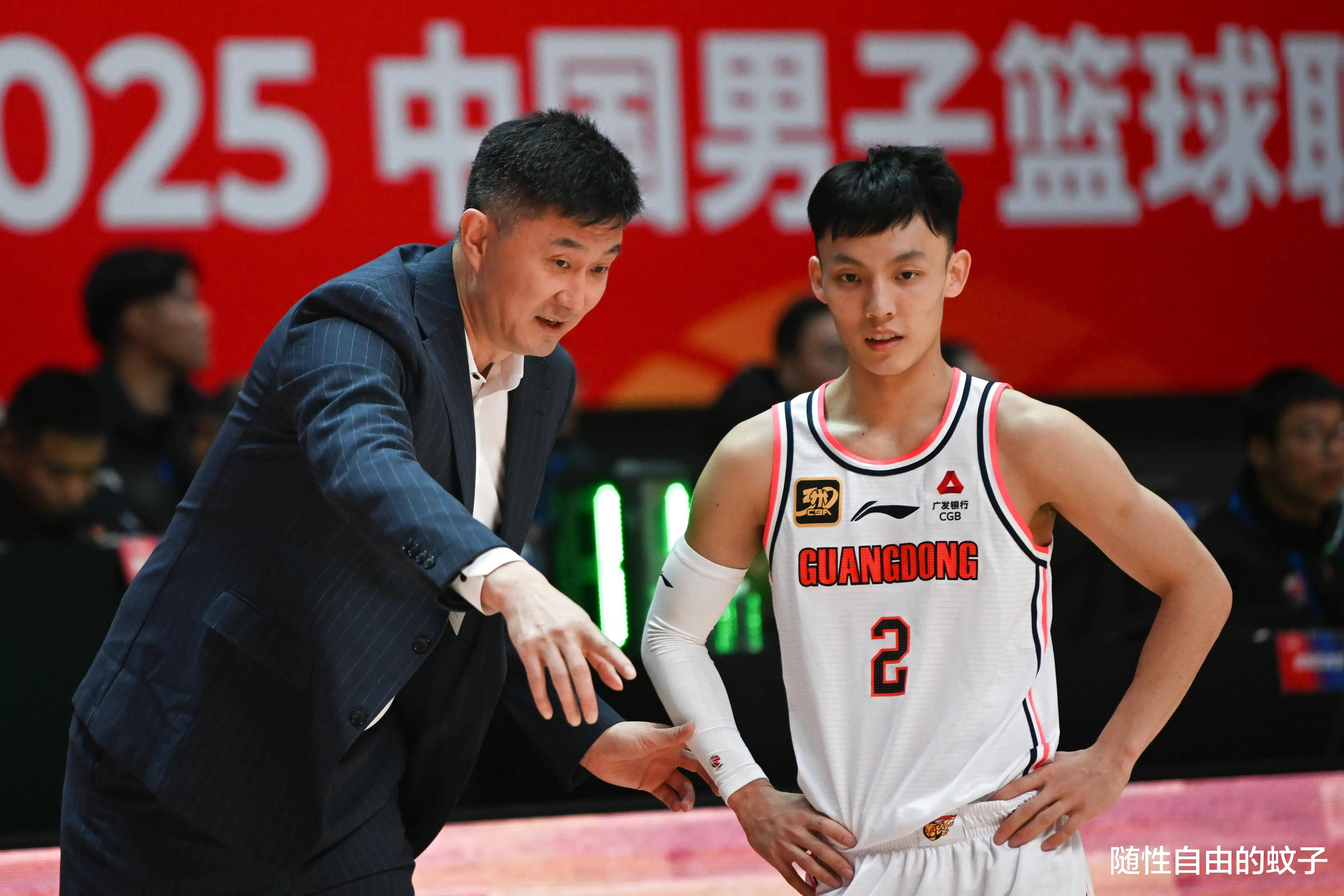 od体育教练-在广东队赛场上演CBA季后赛，团战，引发弹幕炸裂