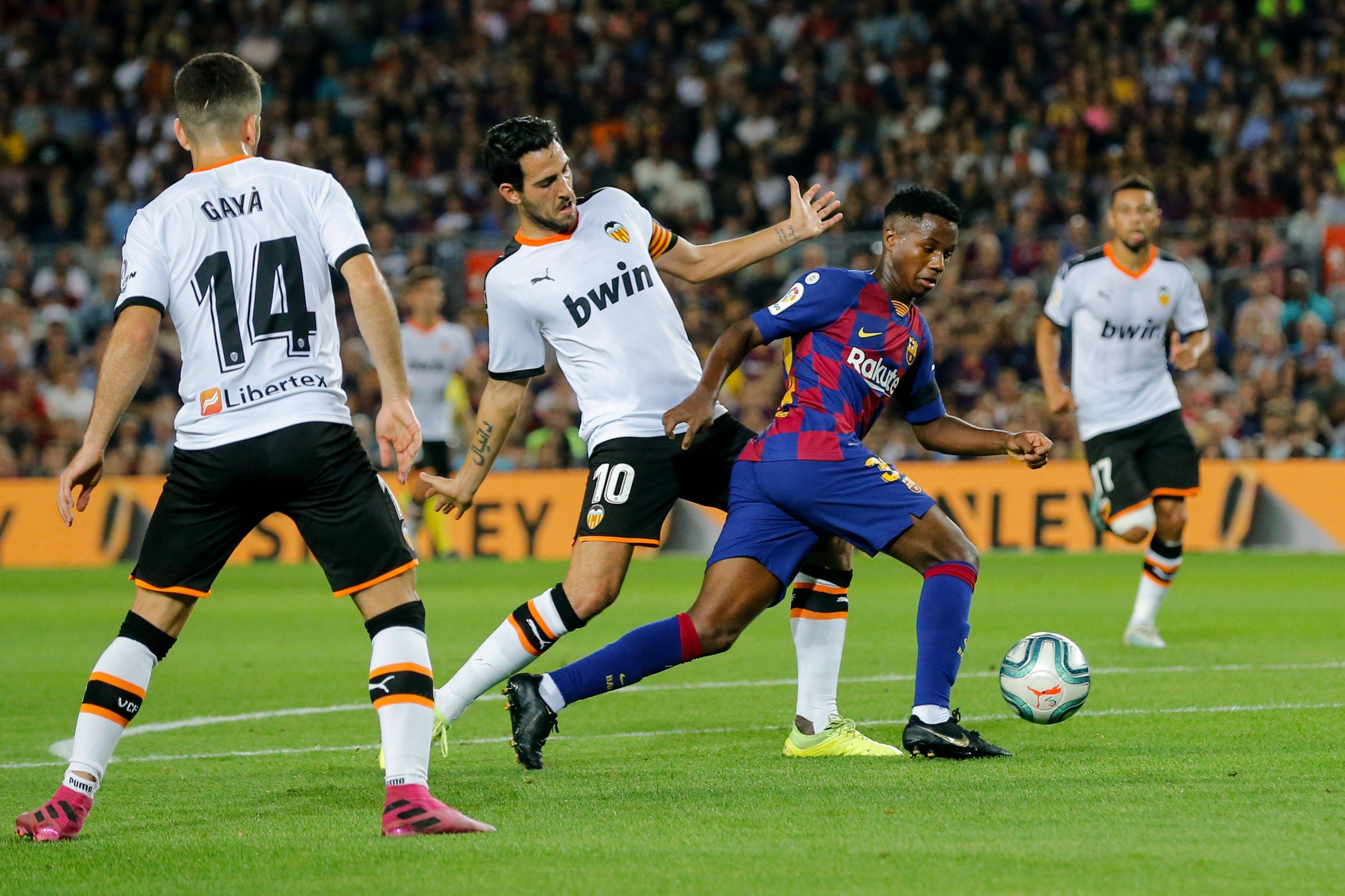 包含精彩足球比赛即将拉开帷幕，备受关注的球队备战势如破竹的词条