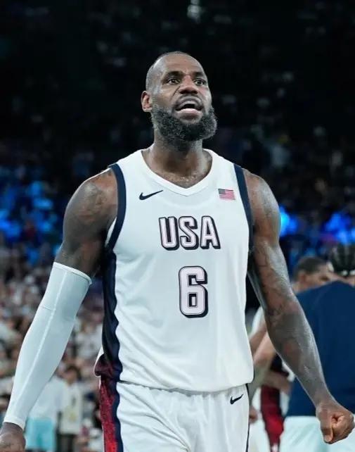 篮球巨星表现出色，荣膺MVP的简单介绍