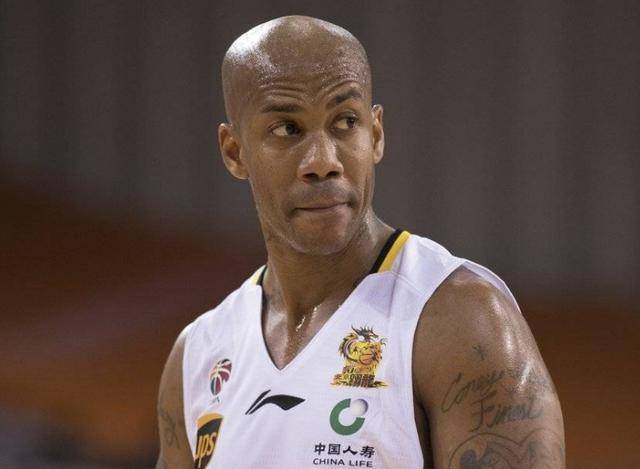 关于马布里入选CBA名人堂，成为CBA历史上第一位外籍球员的信息