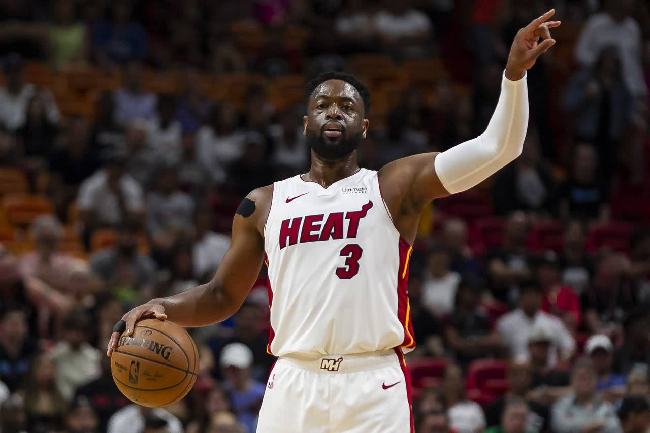 热火球员韦德表现神勇，率队赢得关键胜利