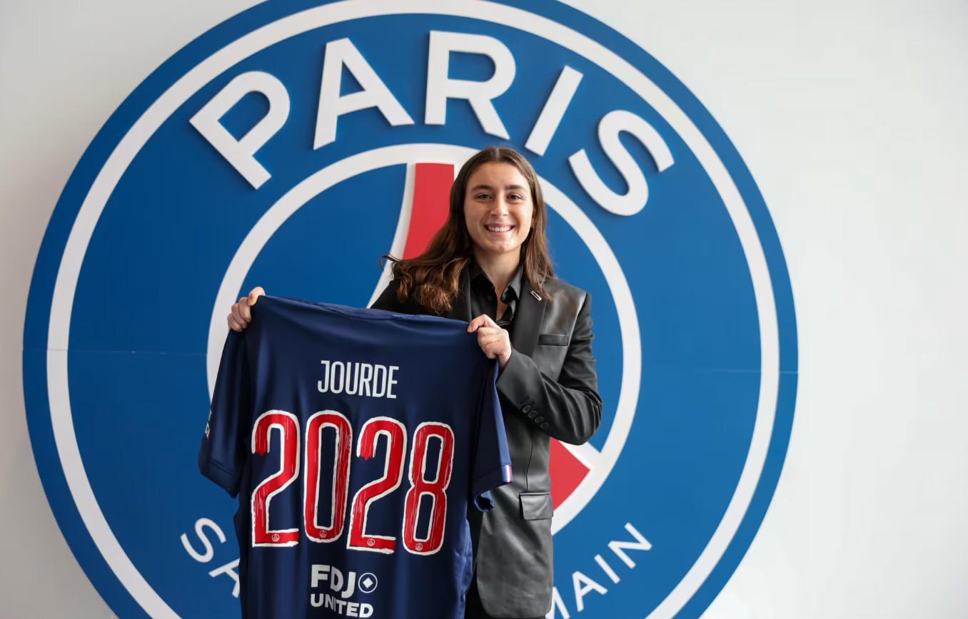 加拿大女足再度崭露头角，赢得晋级资格