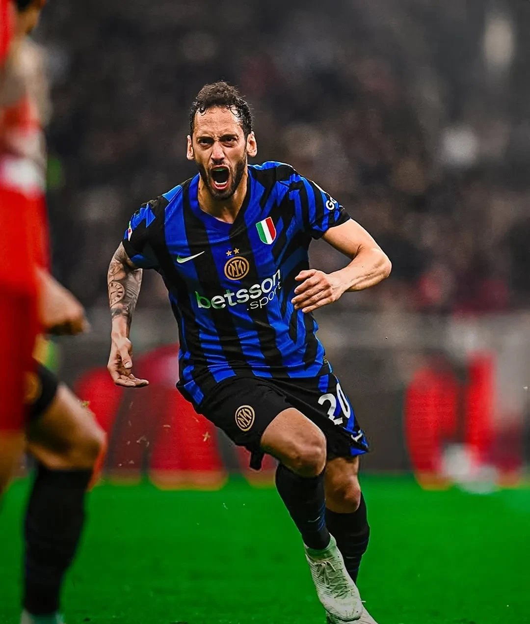 AC米兰连胜达到五场，继续领跑