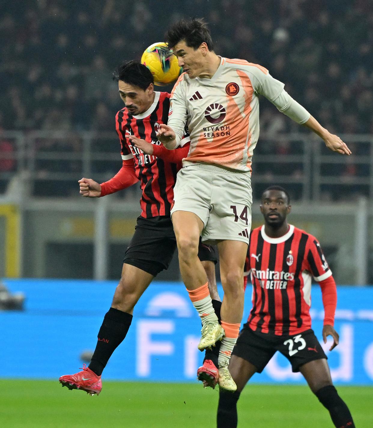 意大利足球悬疑刺激：球迷热情欢呼