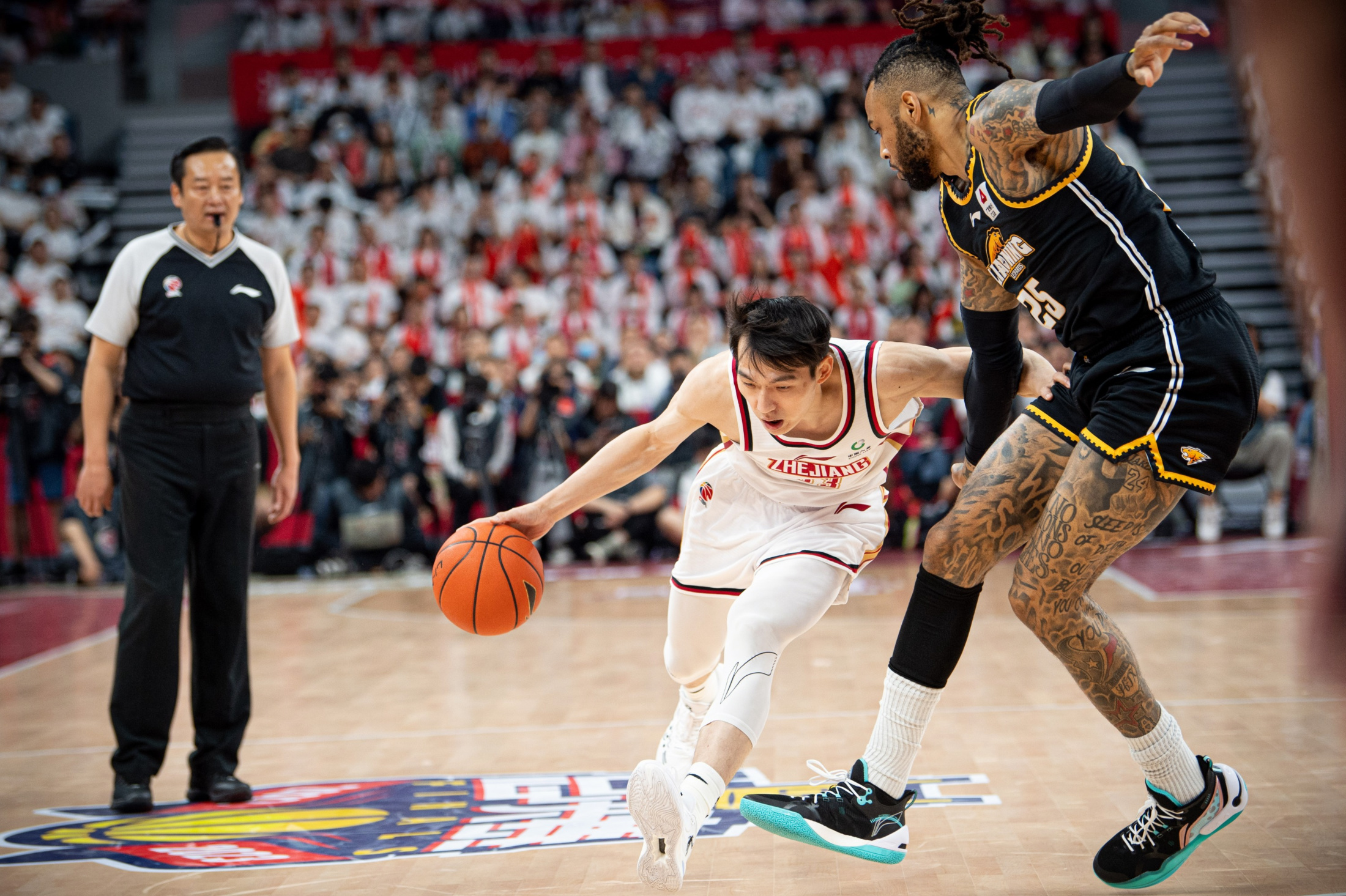 强队合力争锋，胜出充满挑战